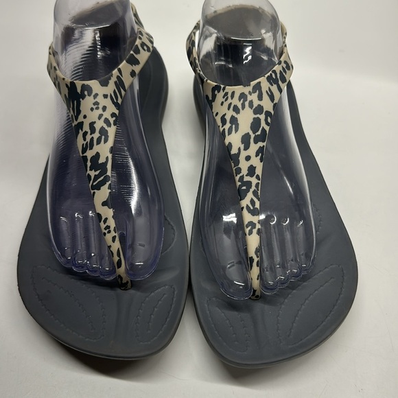 Crocs Sexi Serena Sandals Leopard Flip Flop Thong Slingback Flat Shoes Womens 10 - Picture 6 of 9